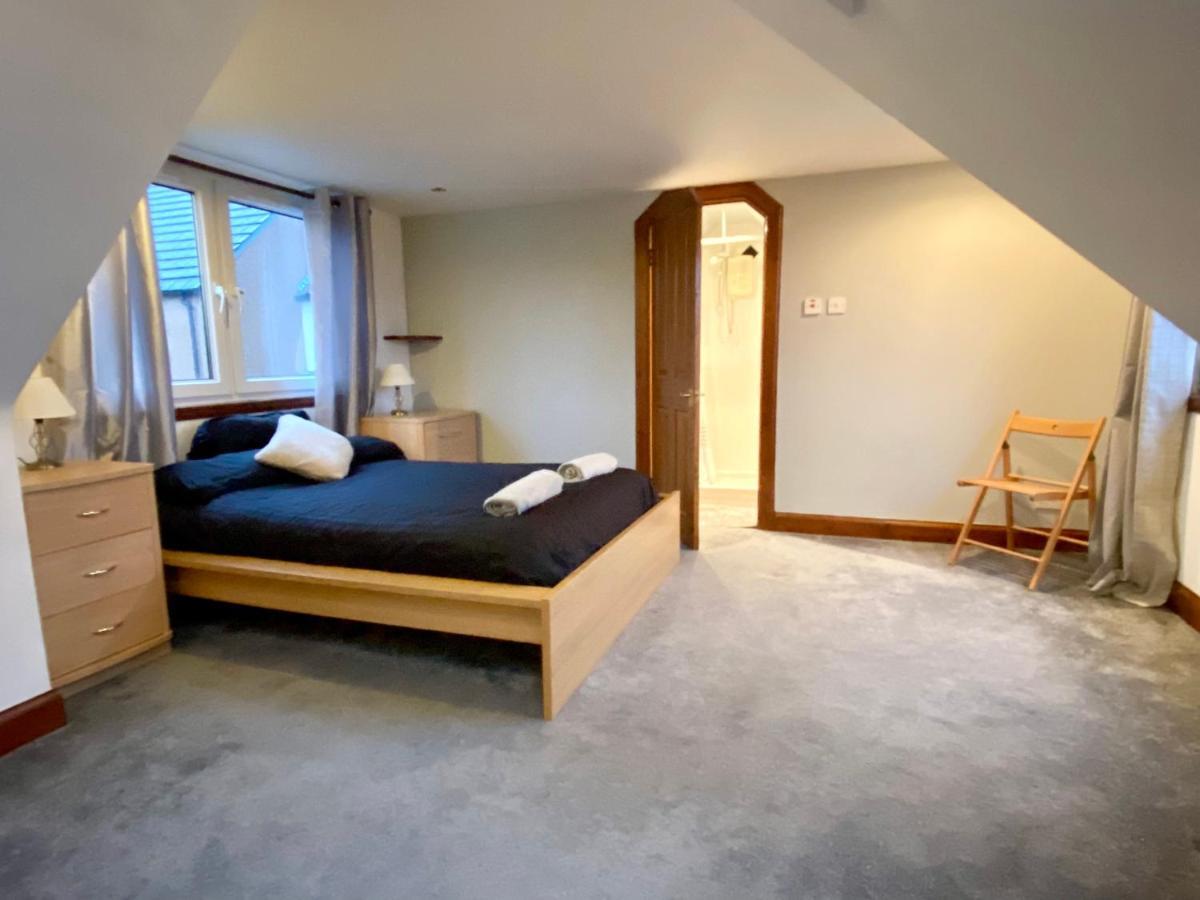 Cosy Cottage With Free Parking Close To Airport EDI Buitenkant foto