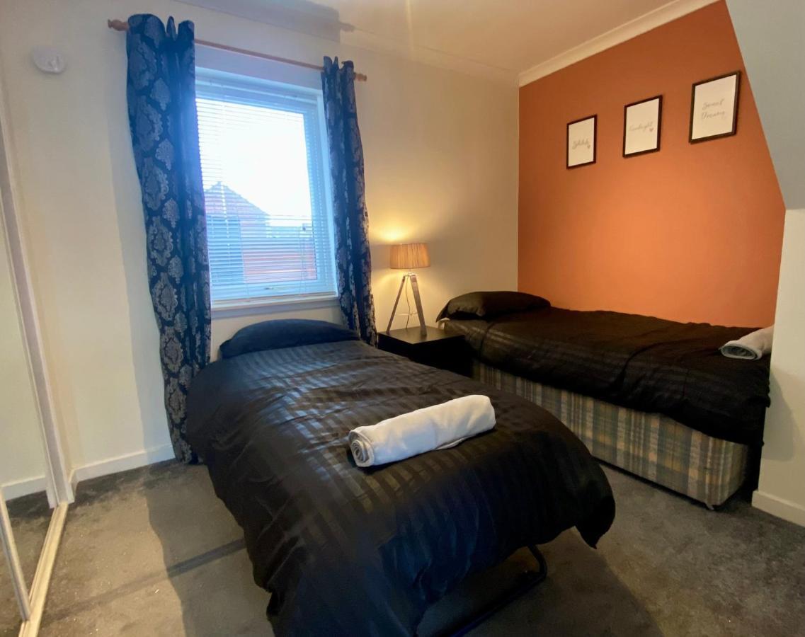 Cosy Cottage With Free Parking Close To Airport EDI Buitenkant foto