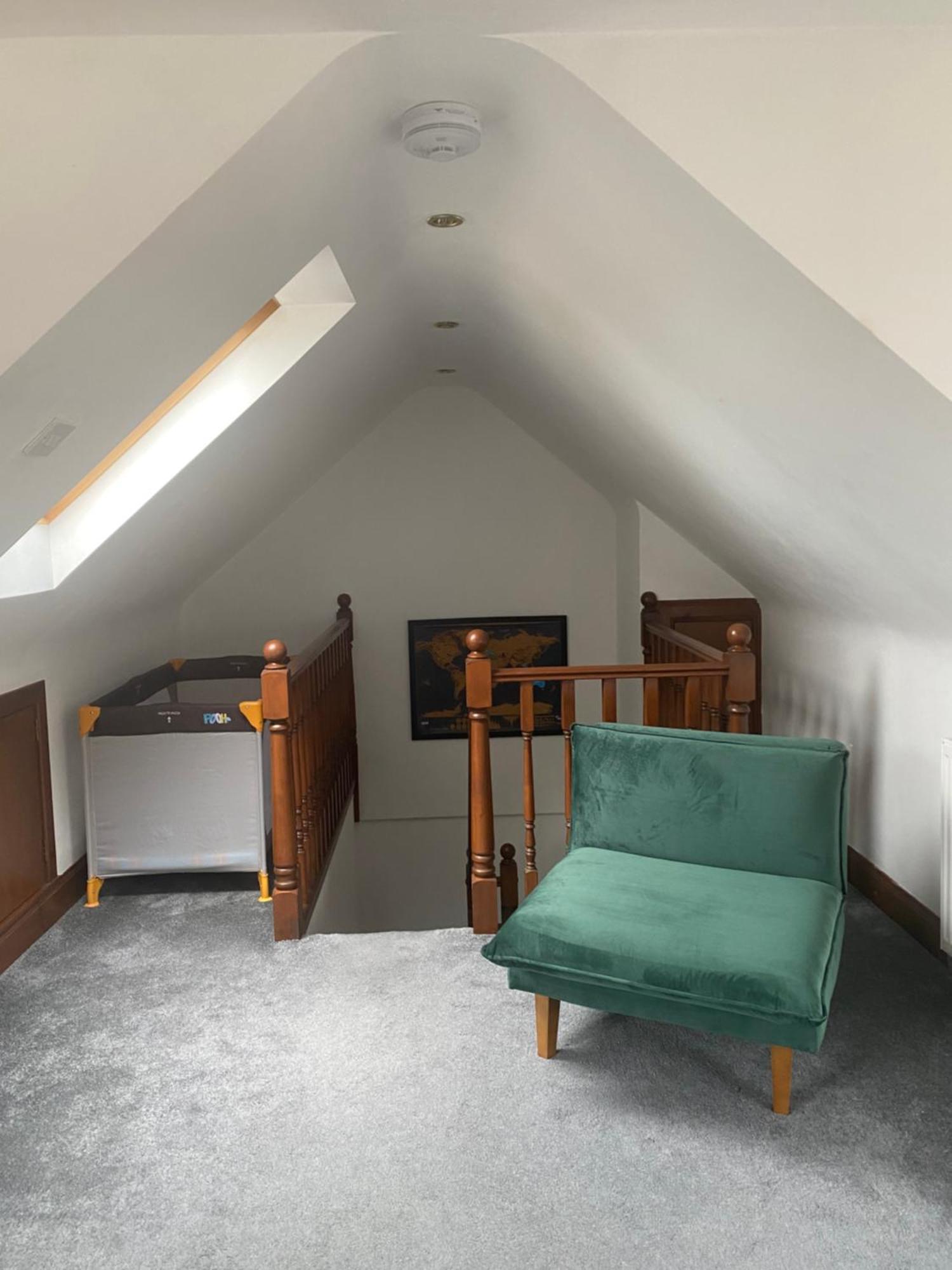 Cosy Cottage With Free Parking Close To Airport EDI Buitenkant foto